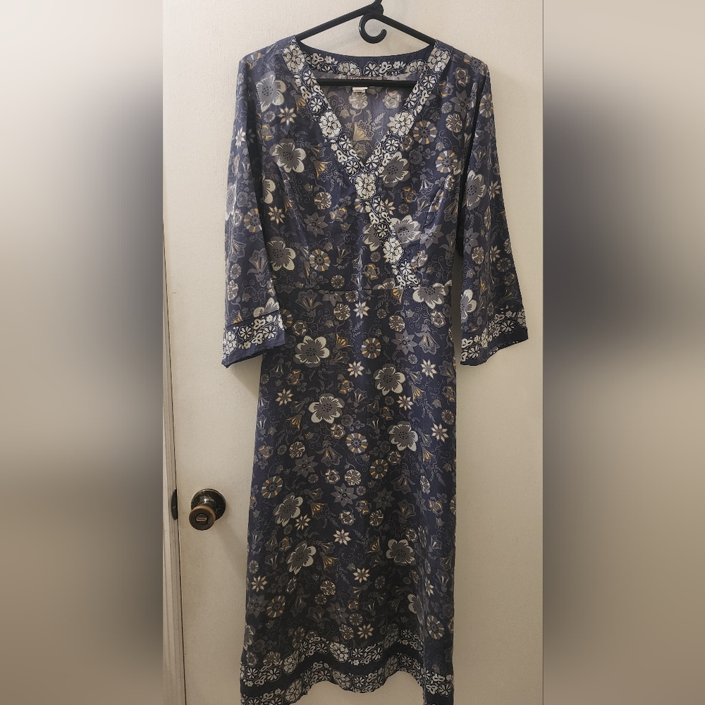 Isabella Bird Floral V-Neck Maxi Dress, Size 14P, 100% Silk.